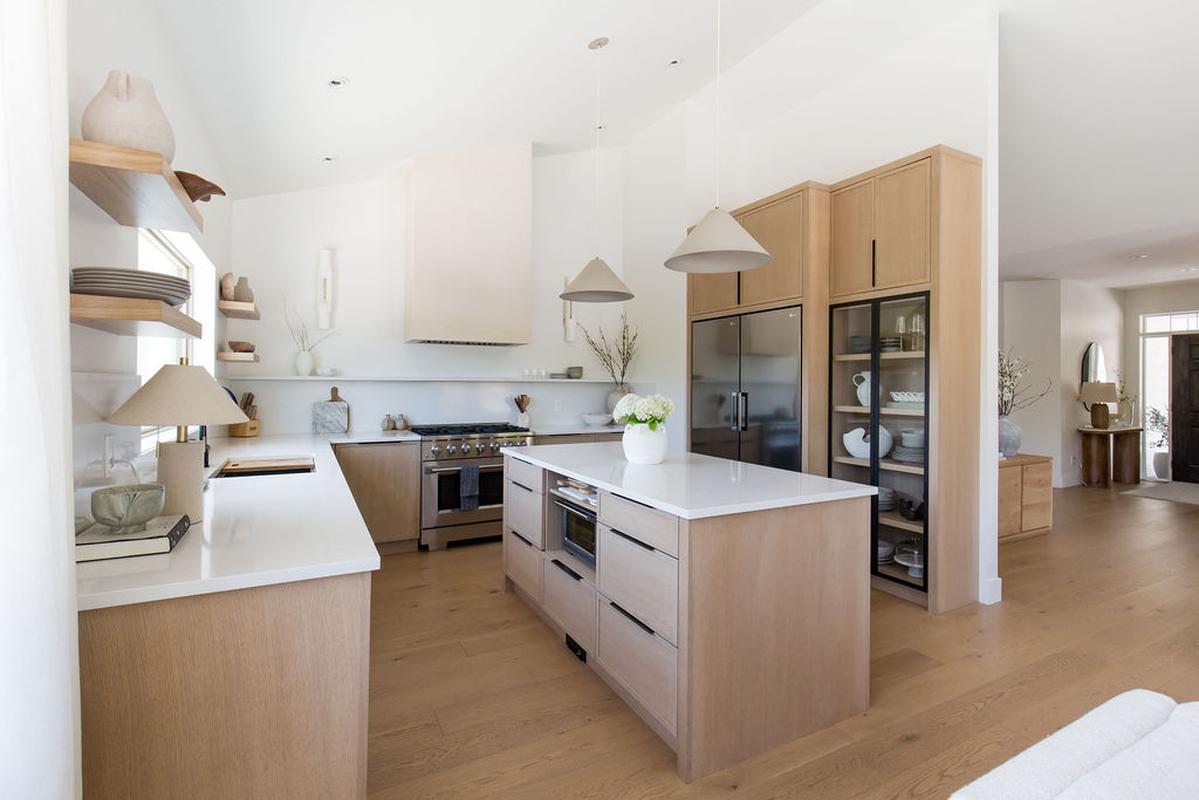 Tủ bếp phẳng tay nắm ẩn