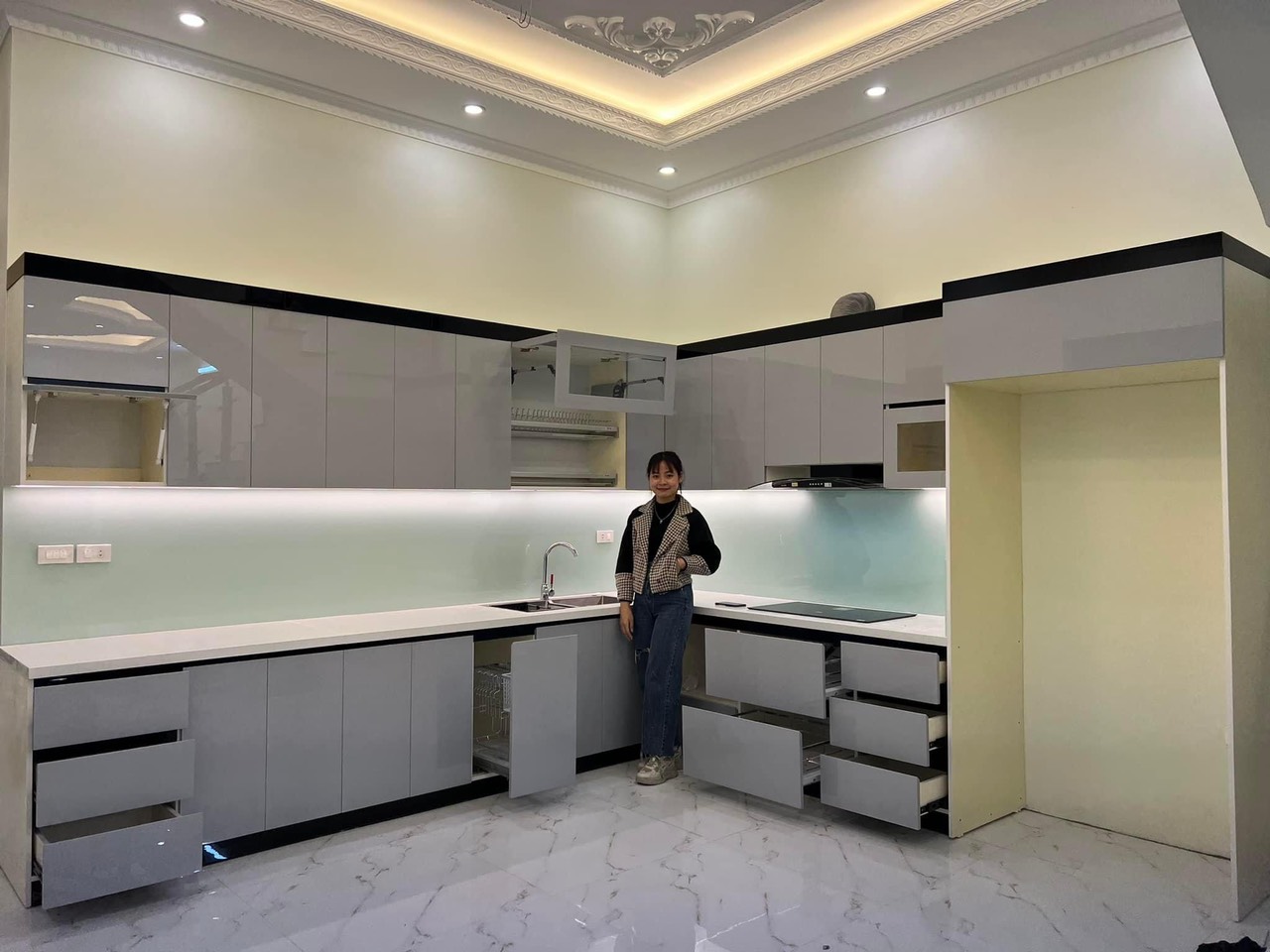 tủ bếp nhựa picomat cánh acrylic